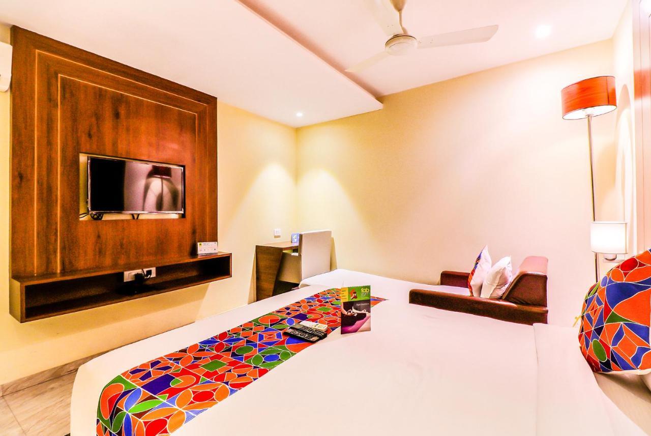 Fabexpress Adlon Andheri East Mumbai Exterior photo