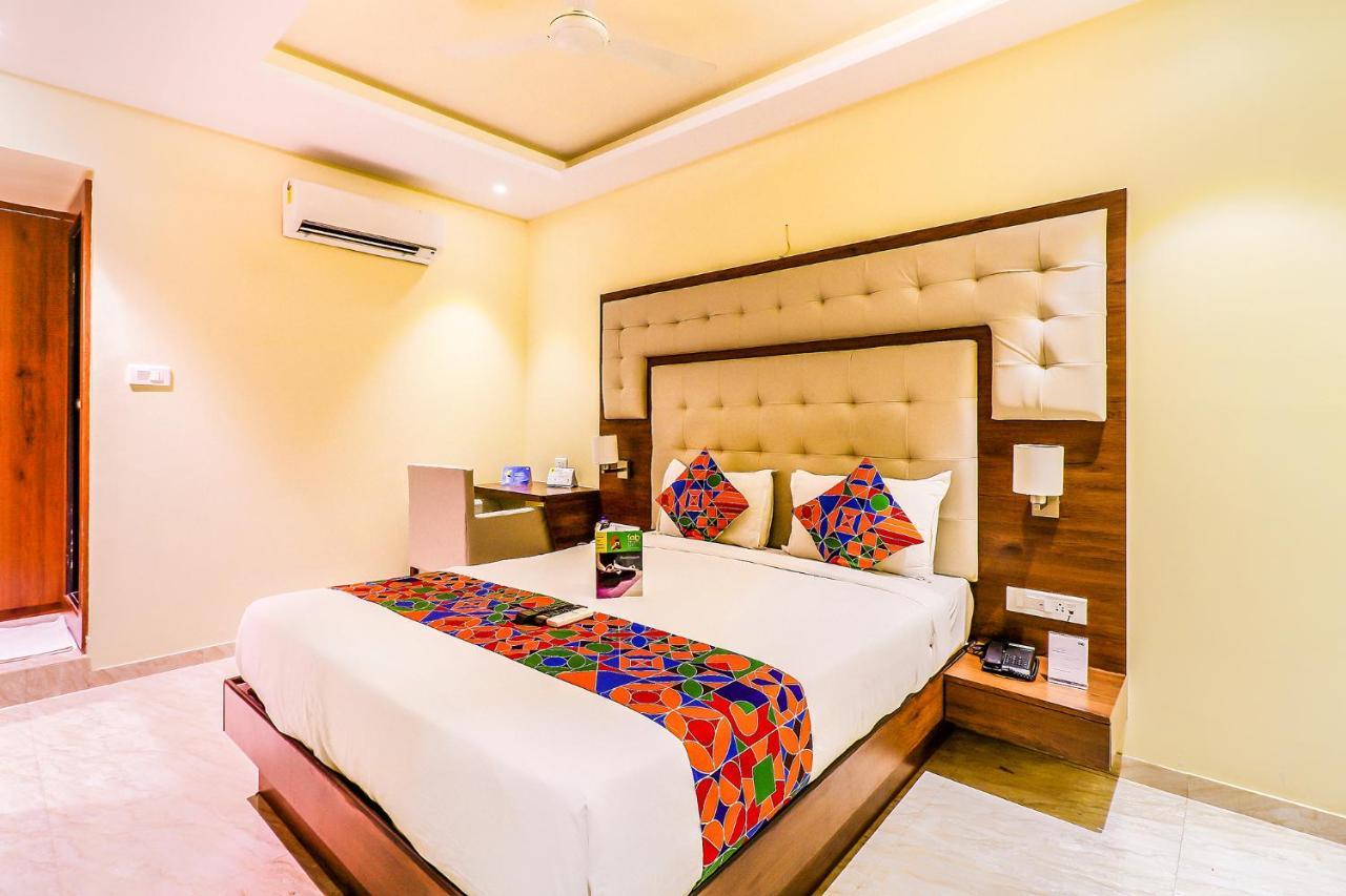 Fabexpress Adlon Andheri East Mumbai Exterior photo